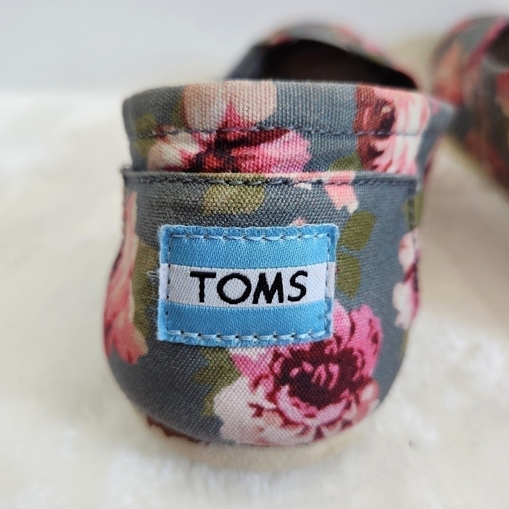 TOMS Classic Canvas Gray Pink Rose Buds Floral Flower Slip On Flats Size 7 - Picture 10 of 14